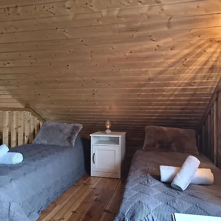 Ylläs, 2xcabin, 2xsauna, Arctic River, 9 Persons, Wifi, Ice Plunge Ferienhaus *