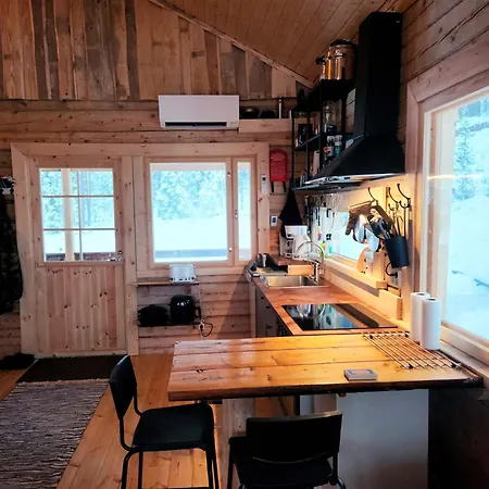 Ylläs, 2xcabin, 2xsauna, Arctic River, 9 Persons, Wifi, Ice Plunge Ferienhaus *
