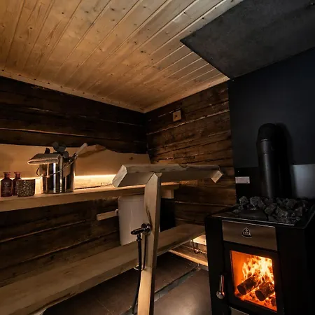 Ylläs, 2xcabin, 2xsauna, Arctic River, 9 Persons, Wifi, Ice Plunge